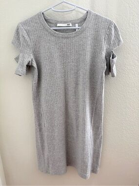 (NWOT) Helmet Lang Women’s Short-Sleeve Ribbed Midi Dress in Light Gray